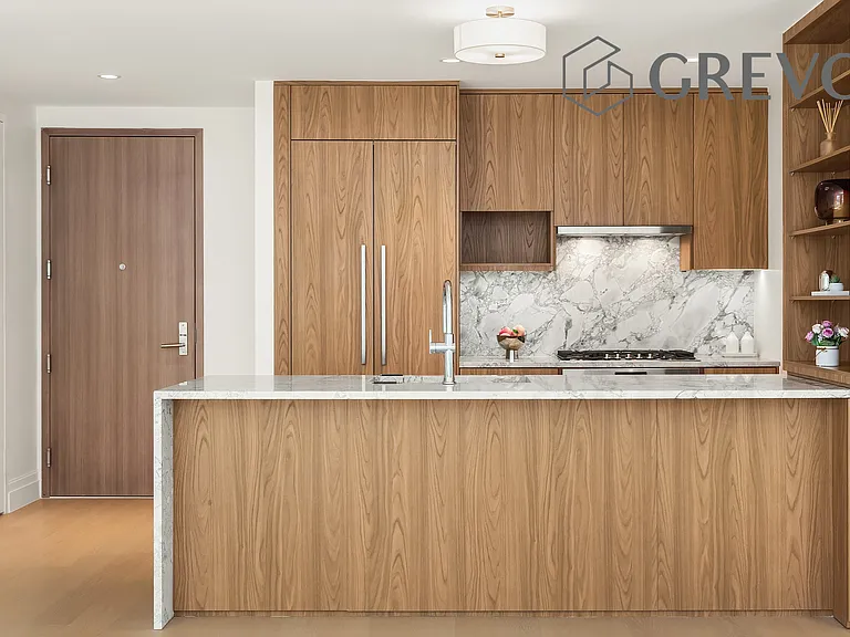 30-55 Vernon Blvd #9J — Photo 2