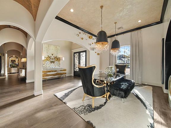 5th image of 213 Los Frailes Drive