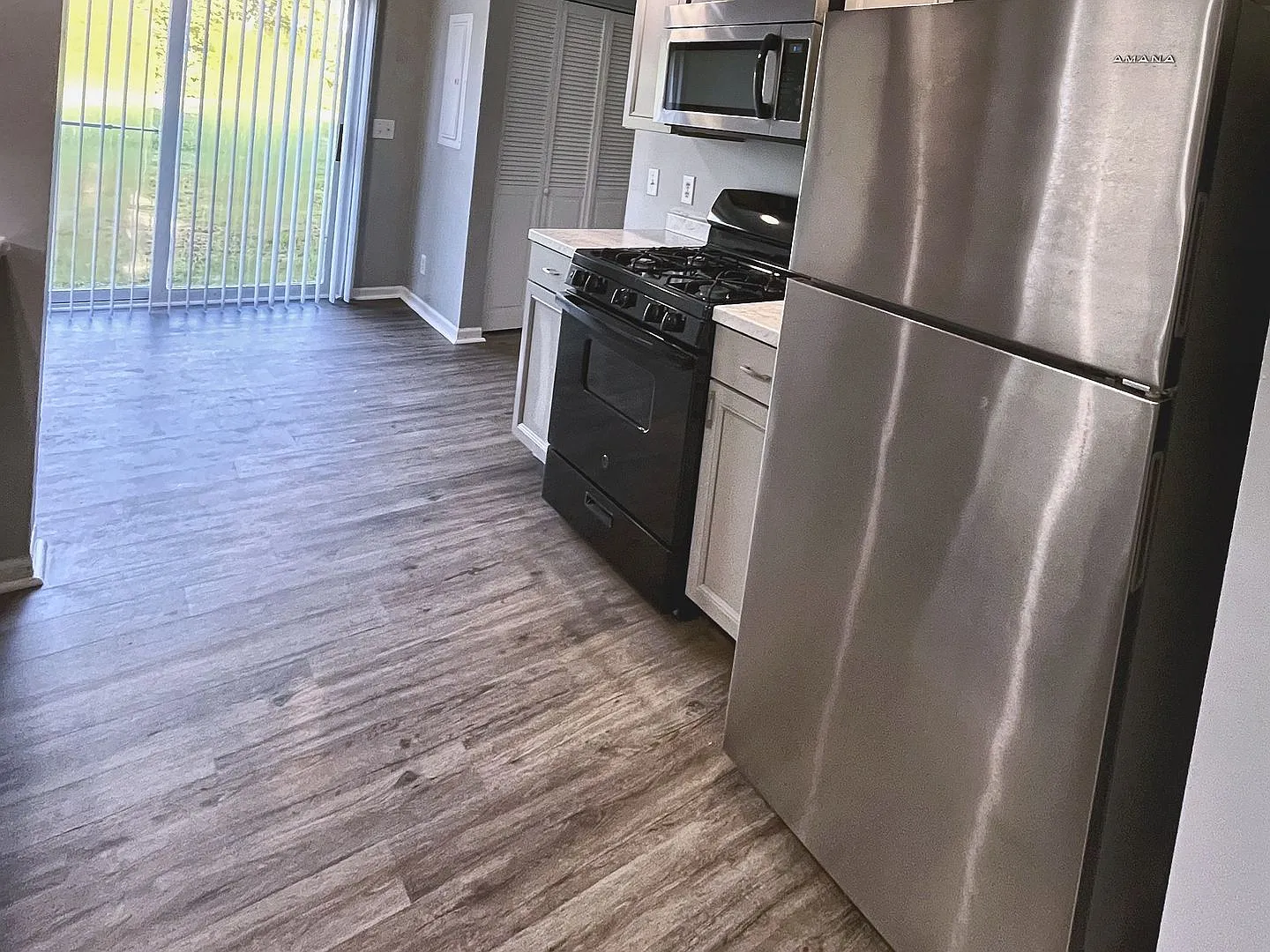 4 Bedroom Home with Updated Kitchen on a Quiet Street — Photo 4