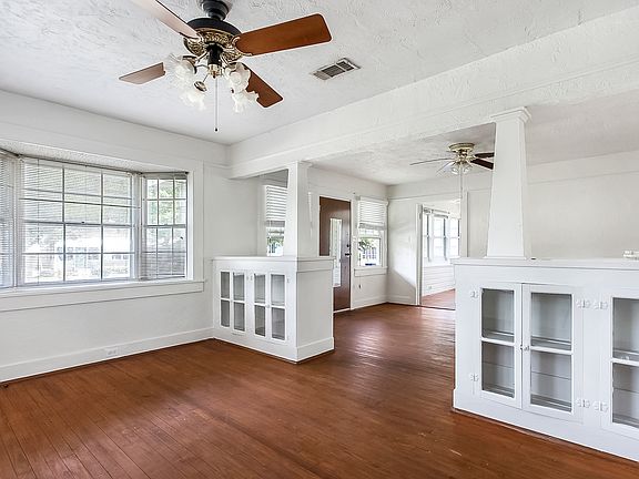 Dinning view to Living