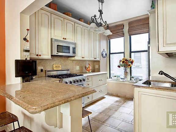 3rd image of 324 W 83rd St APT 2-E