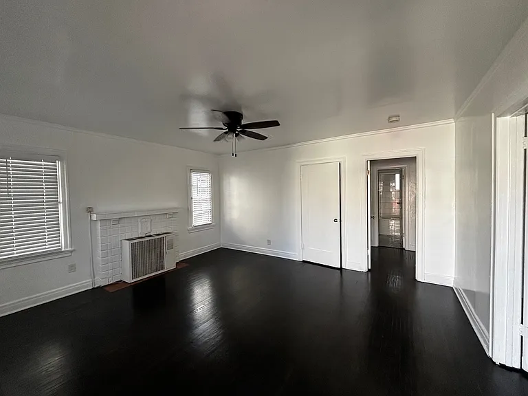 1173 S Norton Ave — Photo 16