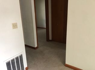 1234 W Governor St #D, Springfield, IL 62704