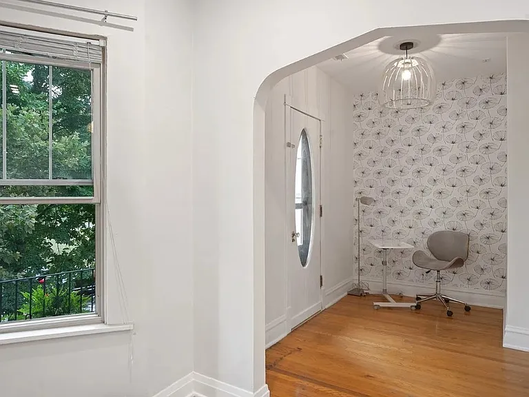 256 Washington Blvd #2 — Photo 5