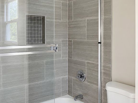 3rd image of 635 Elm Ave APT 17