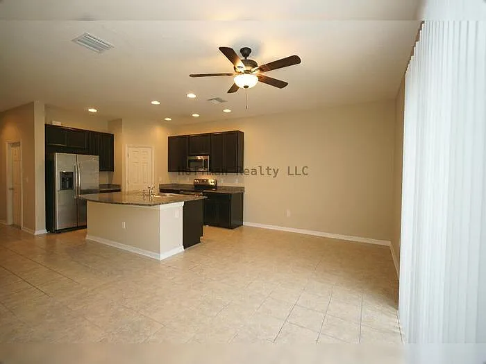 3 bed, 2.5 bath, 1400 sqft, $1,850 — Photo 3