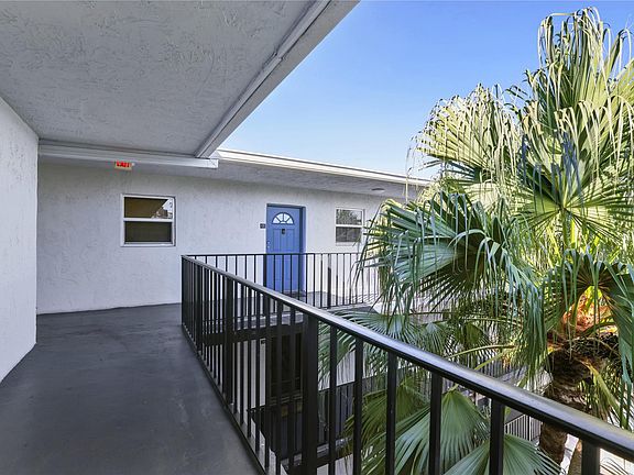 3rd image of 2800 Somerset Drive #418j