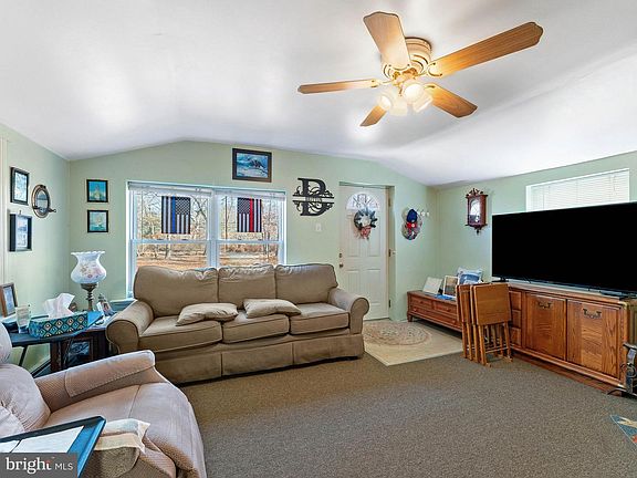 5th image of 1910 Winslow Rd