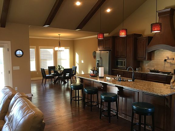 5th image of 329 Claybrook Dr