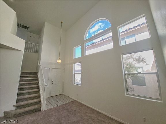 2nd image of 8919 Kingswood Dr