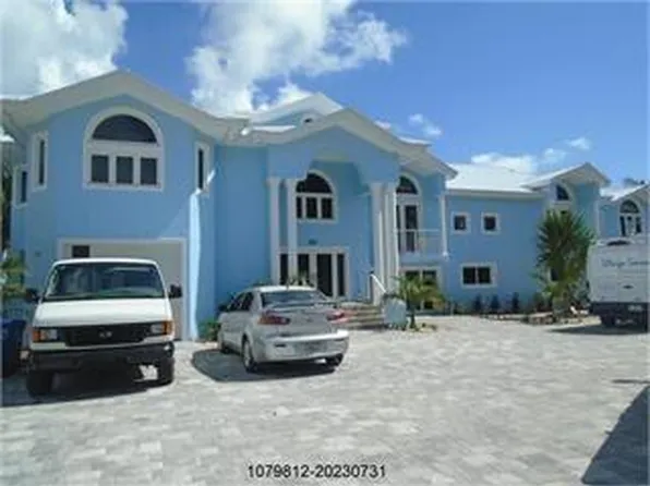820 Shelter Bay Dr, Key Colony Beach, FL 33051