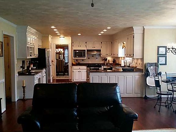 5th image of 824 Cheshire Forest Dr