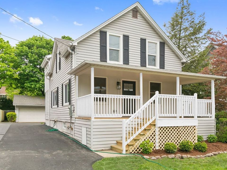 1st image of 619 1st St #1
