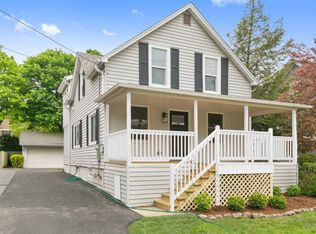 619 1st St #1, Libertyville, IL 60048