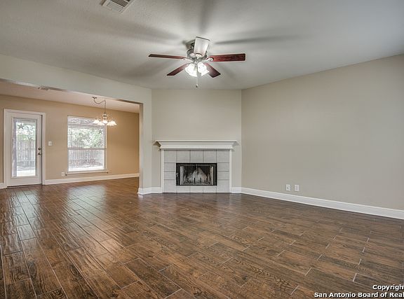 3rd image of 118 Stone Creek Dr