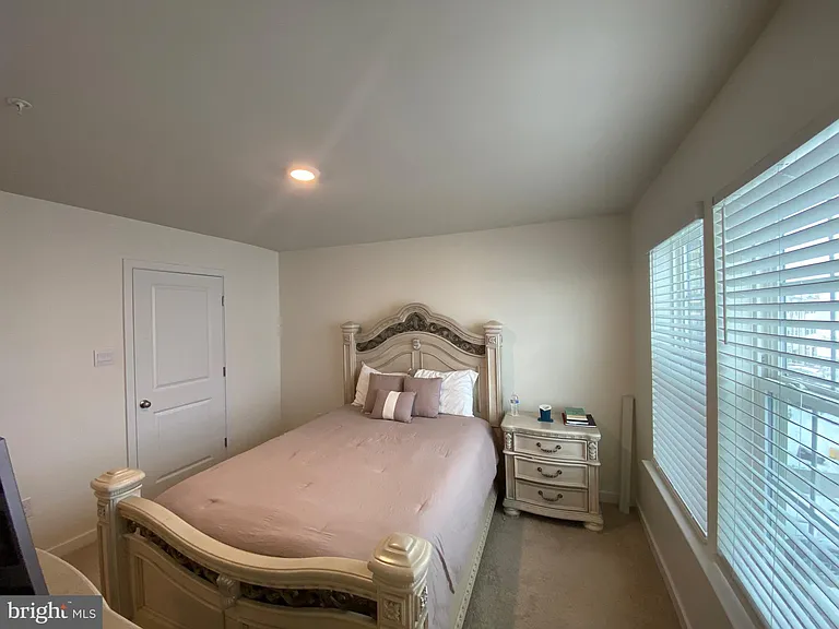 7530 Daybreak Dr — Photo 29