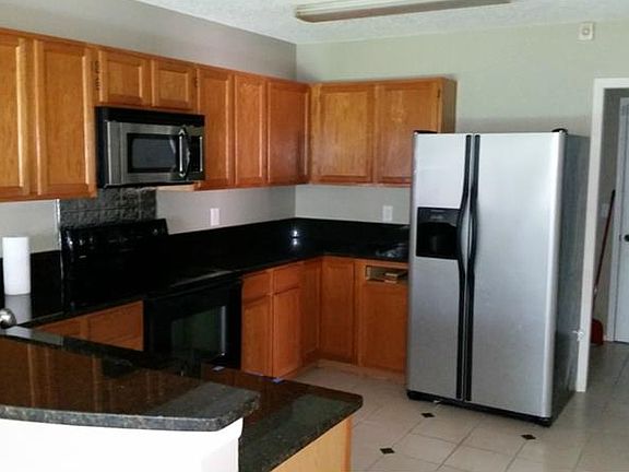 3rd image of 383 Cidermill Pl