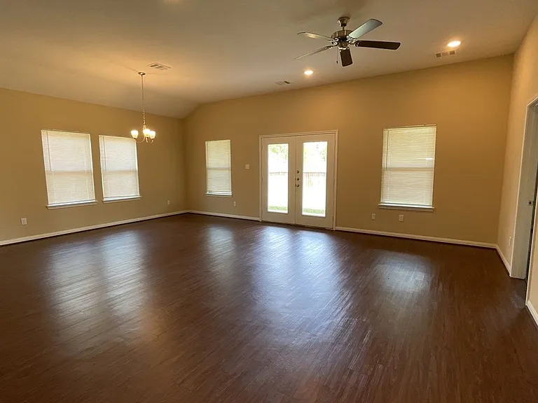 8017 Charlesmont St — Photo 13