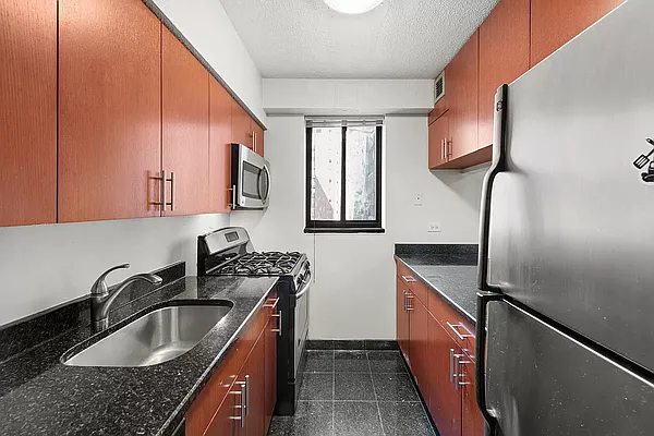 Rented by Metropolitan Property Group | media 13