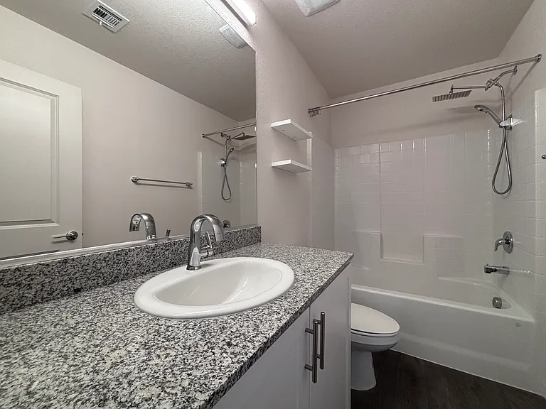 2833 Champagne Gold Ave — Photo 14