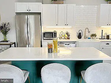2 bed, 2.0 bath, 1036 sqft, $2,450 — Photo 4