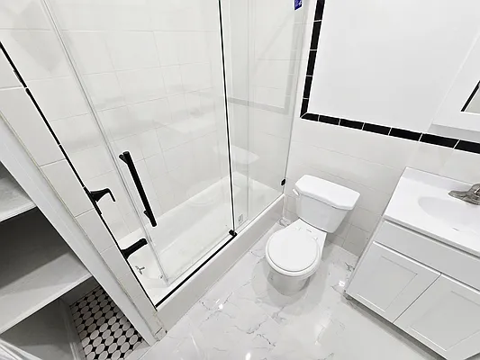 Rented by Voro Purple LLC | media 36