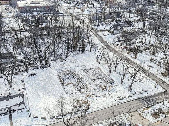 3rd image of 3505 E 69th St