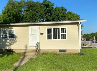 202 4th St SE, Waverly, IA 50677