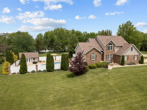 802 Saint Andrews St, Farmington, MO 63640