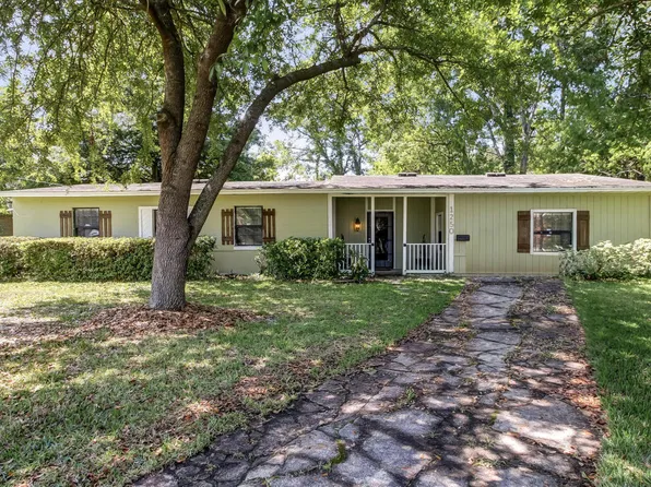 1250 Peacefield Dr, Jacksonville, FL 32205