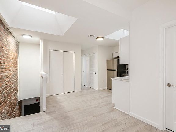3rd image of 505 Pine St APT 3F