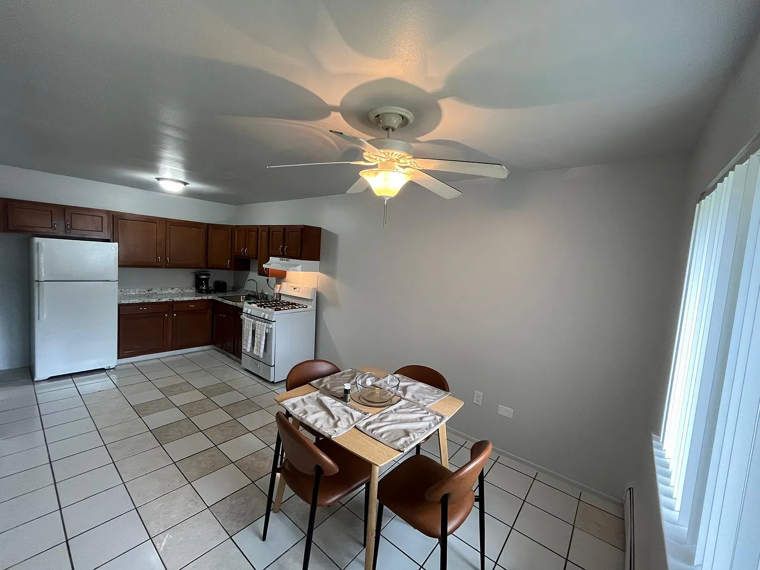San Dee Townhomes — Photo 4