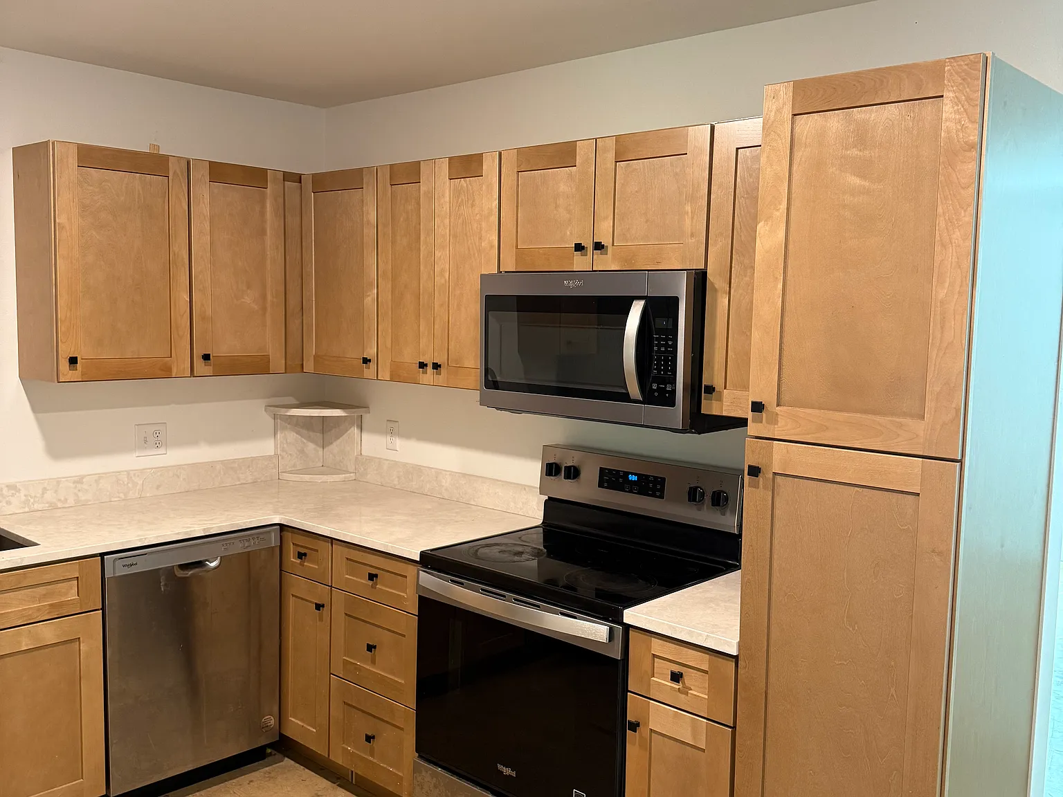 3 bed, 1000 sqft, $1,100 — Photo 2