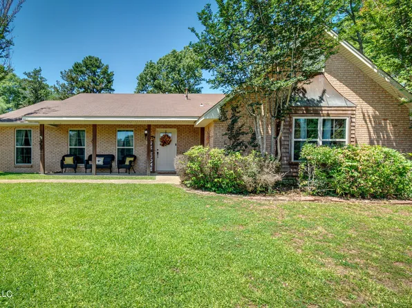 330 McClendon Dr, Raymond, MS 39154