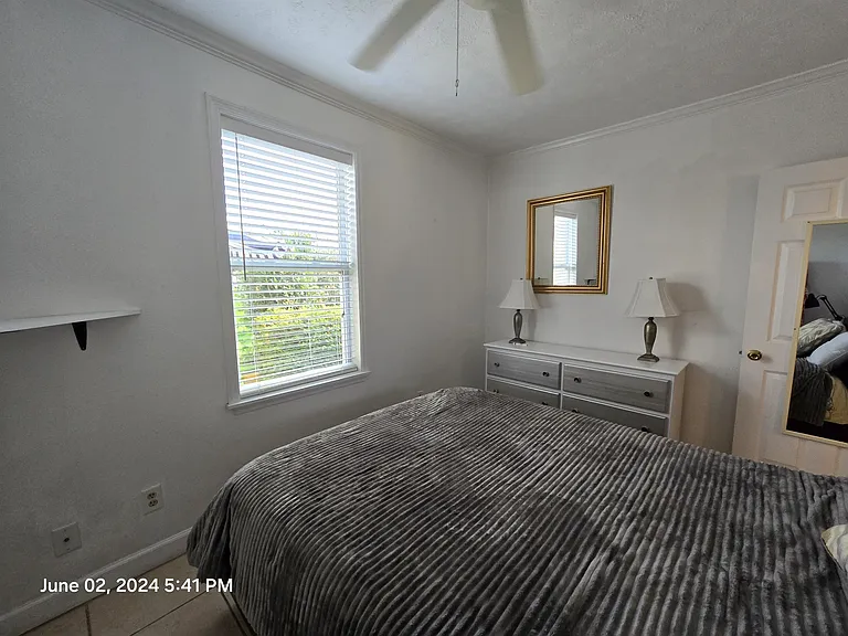 1200 Clay Ave — Photo 14