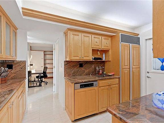 5th image of 1545 Algardi Ave