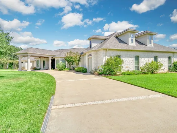 9900 Gloucester Ave, Iola, TX 77861
