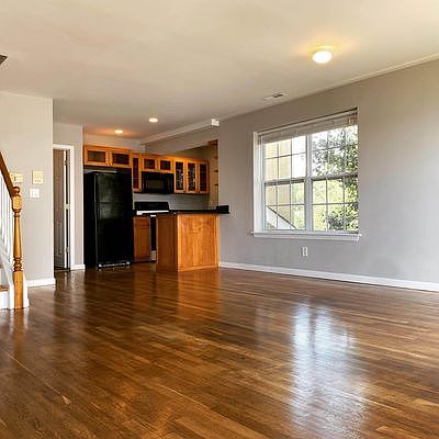 3rd image of 50 Patricia Ln #412A