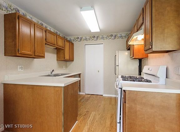 4th image of 622 N Deer Run Dr #622