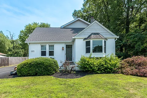 2477 Walnut St Photo 1