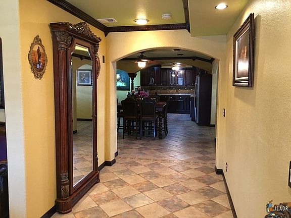 5th image of 310 E Olive Ave