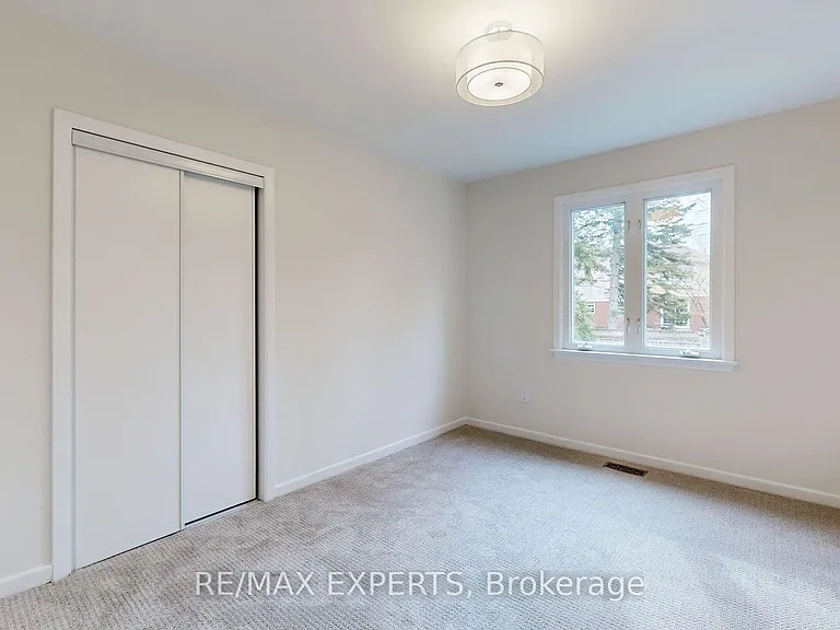 187 Cassandra Blvd — Photo 25