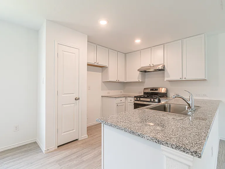 6406 Kemper Pl — Photo 22