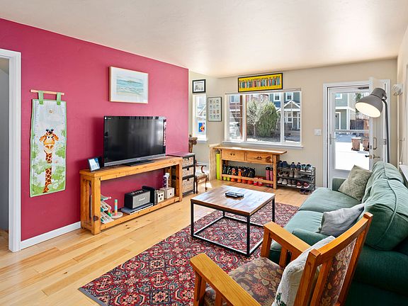 2nd image of 339 Cleveland Pl