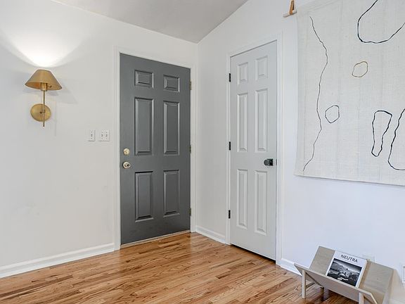 3rd image of 421 Jeffery Dr