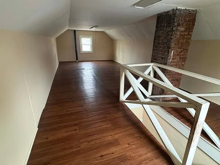 513 W Cherry St #A — Photo 7