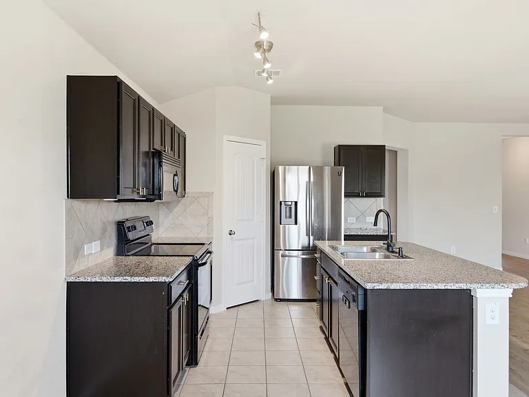 5813 Roderick Dr — Photo 22