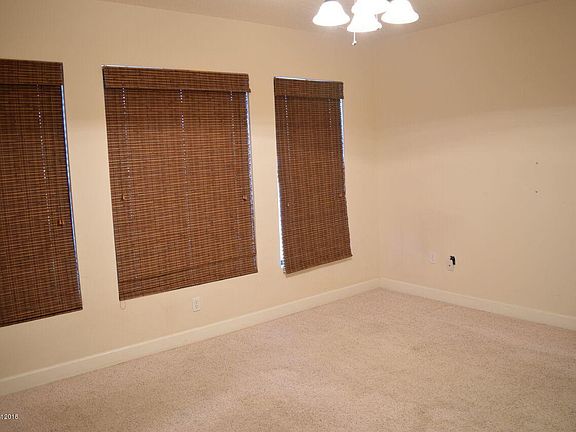 3rd image of 3043 Glenridge Cir