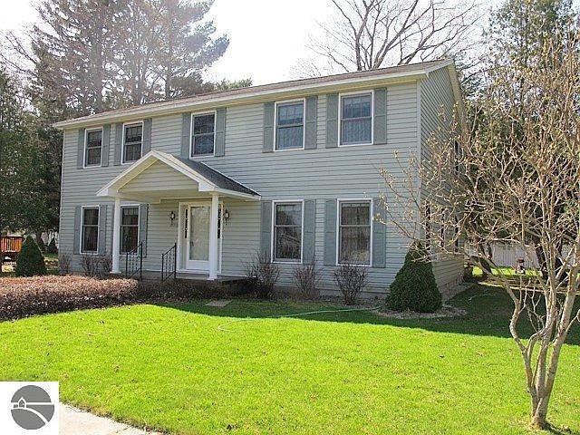 1st image of 10205 W Niagara St