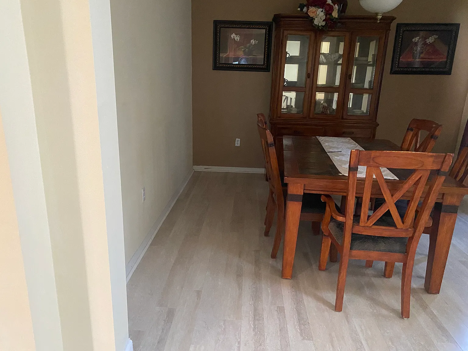 4 bed, 2.5 bath, 2532 sqft, $2,500 — Photo 2